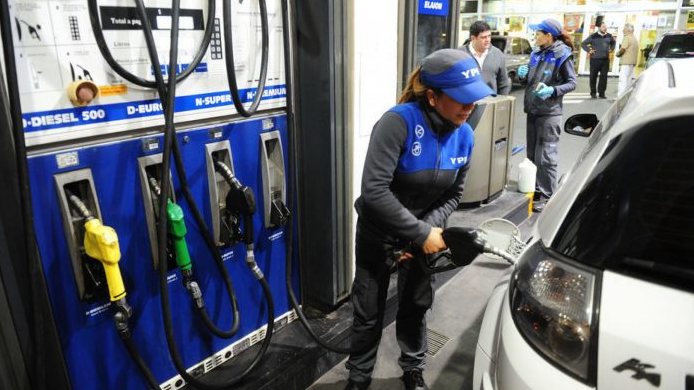 YPF COBRARÁ MENOS POR COMBUSTIBLE DE MADRUGADA