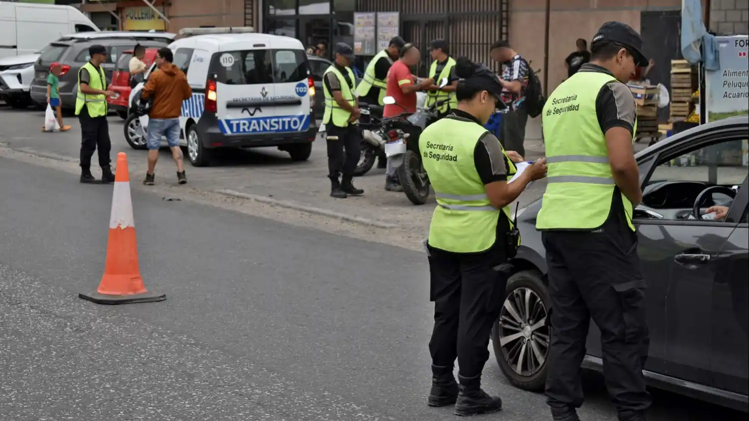 INTENSIFICAN LOS CONTROLES EN PILAR Y DETIENEN A 30 PERSONAS EN OPERATIVOS DE SATURACIÓN